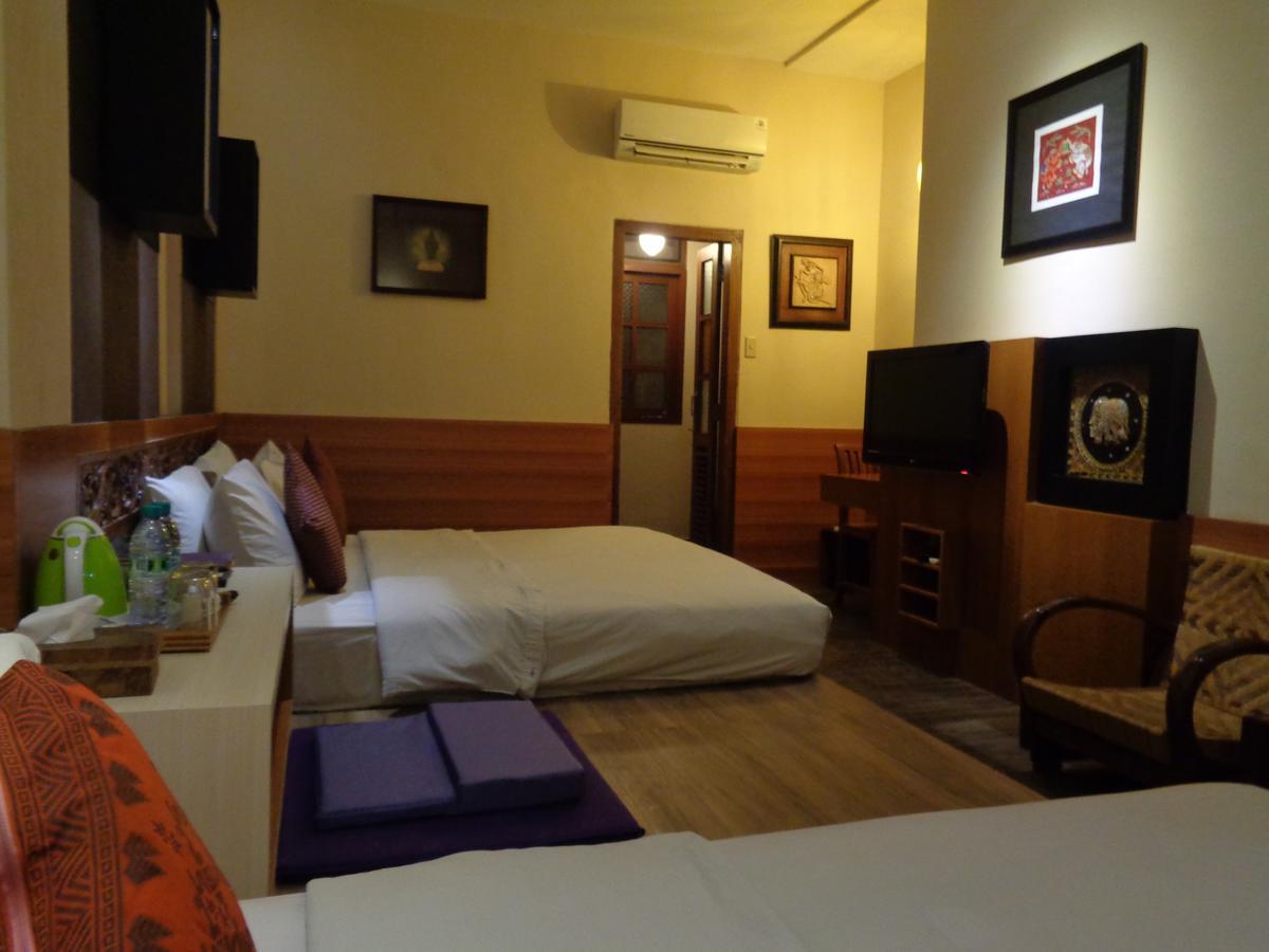 Dhanesvara Holistic Unique Homestay Wonocolo Exterior photo