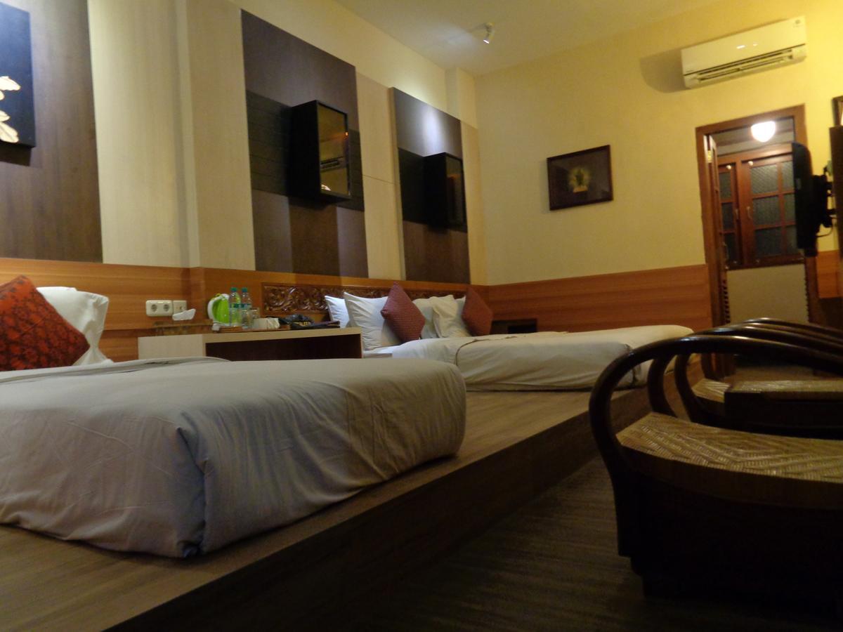 Dhanesvara Holistic Unique Homestay Wonocolo Exterior photo