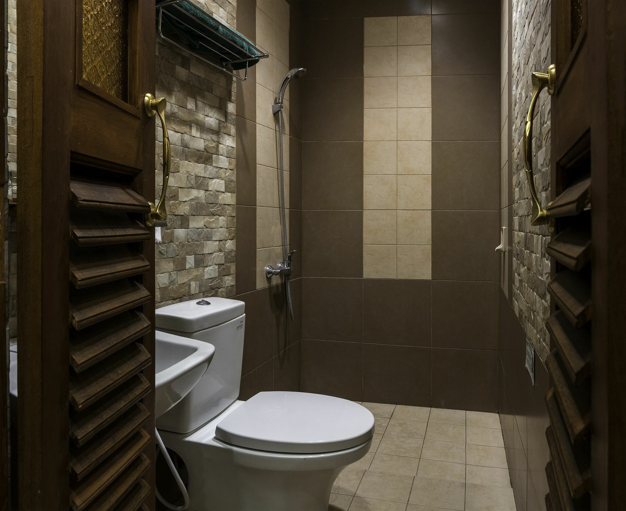 Dhanesvara Holistic Unique Homestay Wonocolo Exterior photo