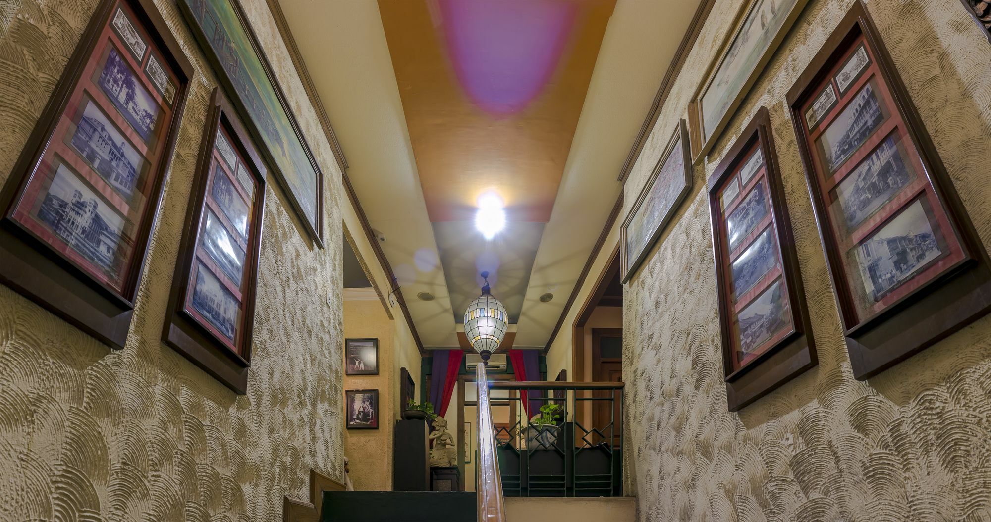 Dhanesvara Holistic Unique Homestay Wonocolo Exterior photo